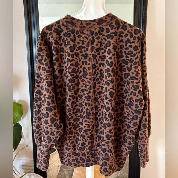 ABERCROMBIE Leopard Print Soft Long Sleeve Sweatshirt - Picture 2 of 3